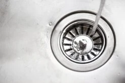 BiOHY Rohrreiniger (9x1l Flasche) | EXTRA STARK | Flüssiger, Hochkonzentrierter Abflussreiniger | Geruchsneutral | Für Alle Verstopfungen -Geschäft Für Haushaltsreinigung d71641b6 e4d2 4c6d b244 681ef8b029ed